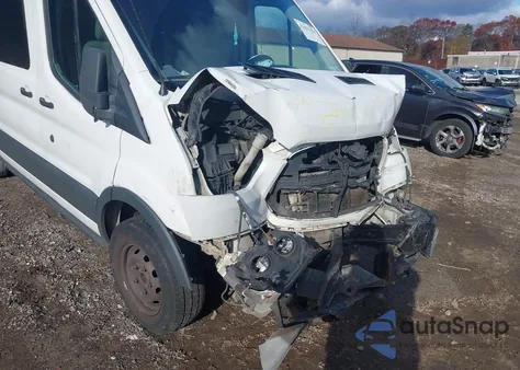 2017 Ford Transit-250 z USA, uszkodzony, nr VIN 1FTYR3XM6HKB13454